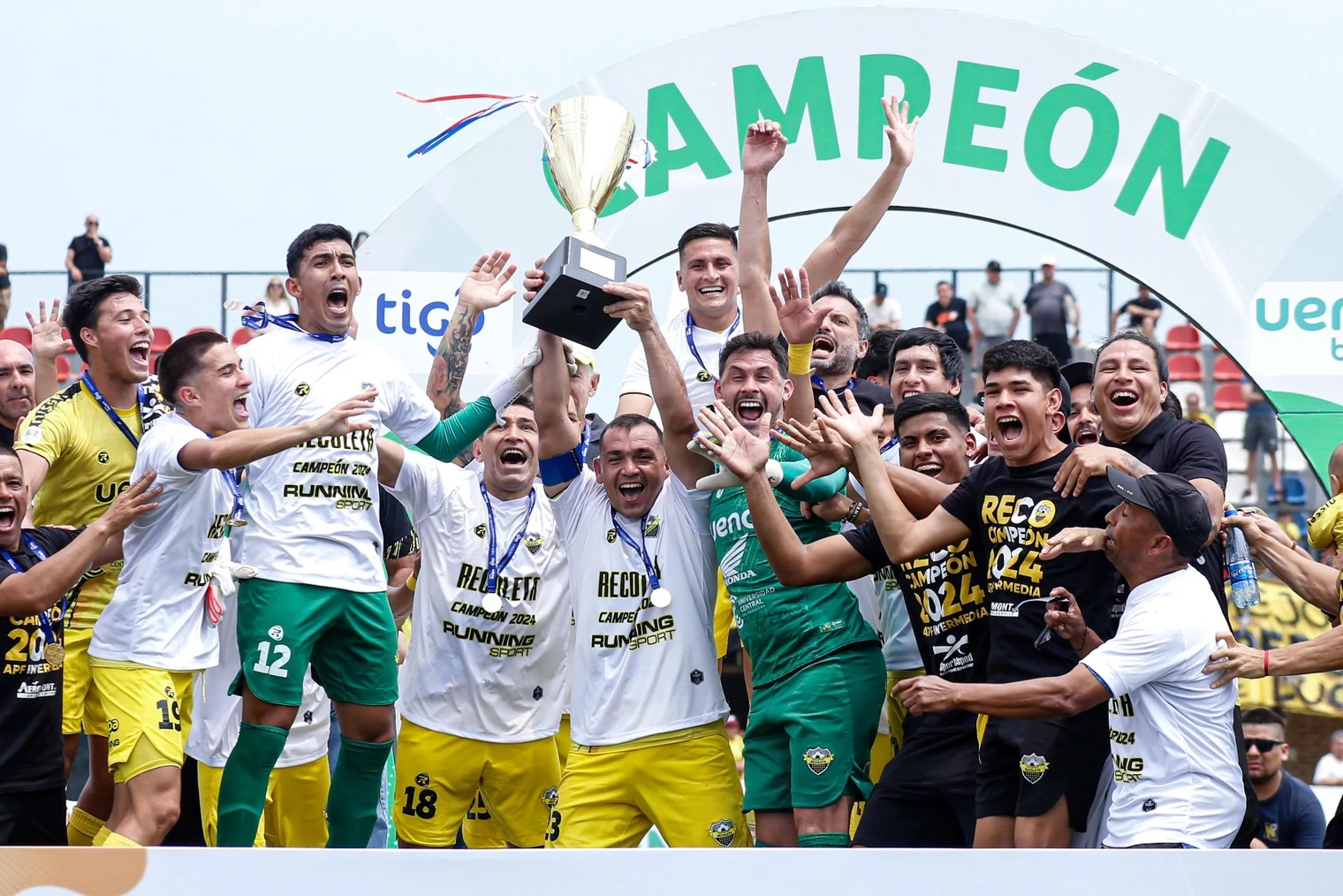 Deportivo Recoleta es campeón de la Intermedia